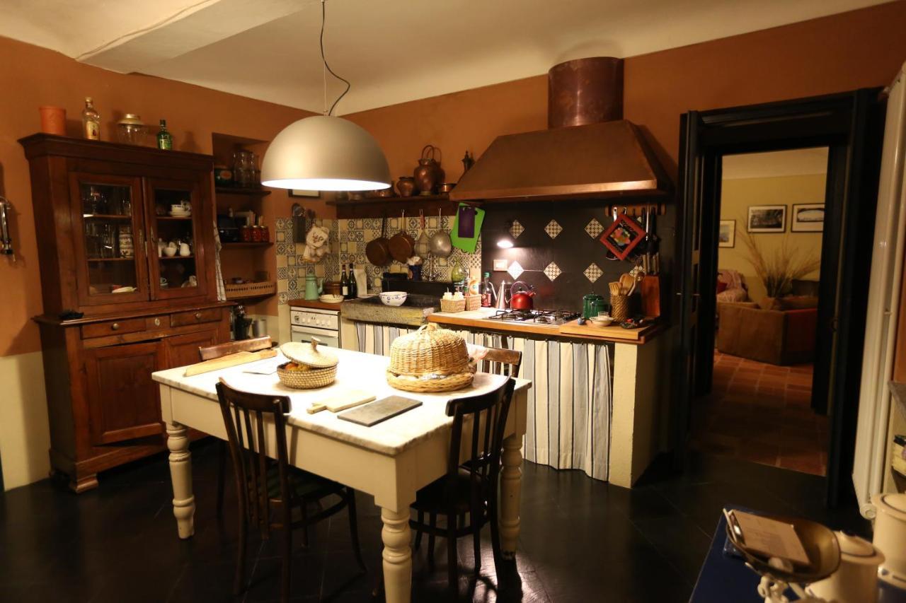 Sotto La Luna Bruna B&B Cocconato Bagian luar foto