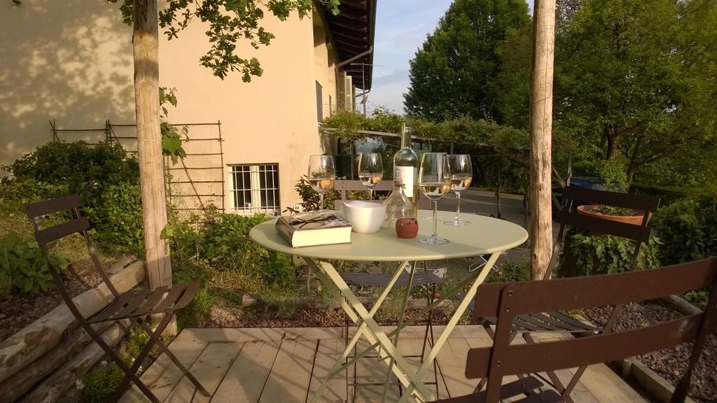 Sotto La Luna Bruna B&B Cocconato Bagian luar foto