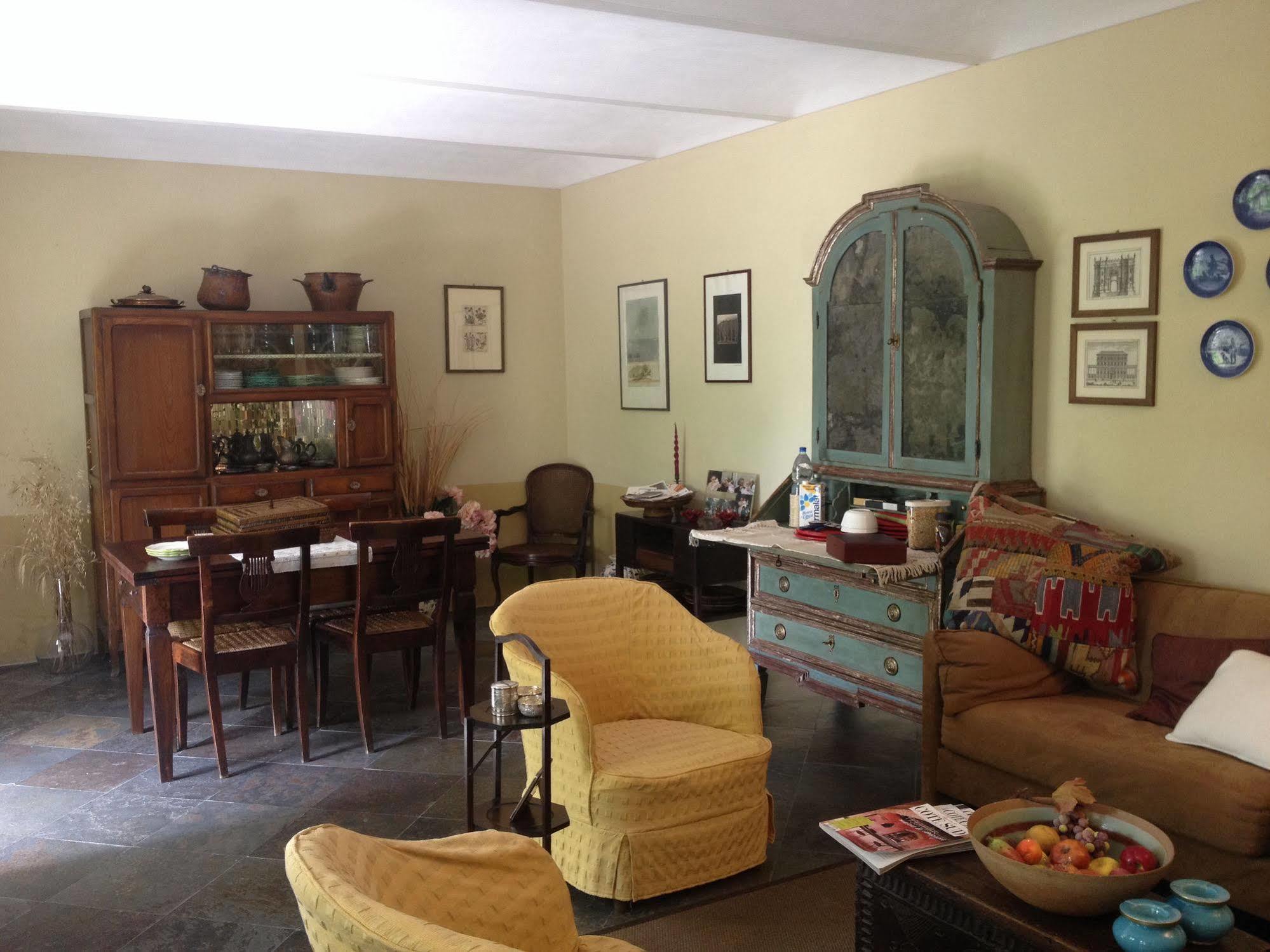 Sotto La Luna Bruna B&B Cocconato Bagian luar foto