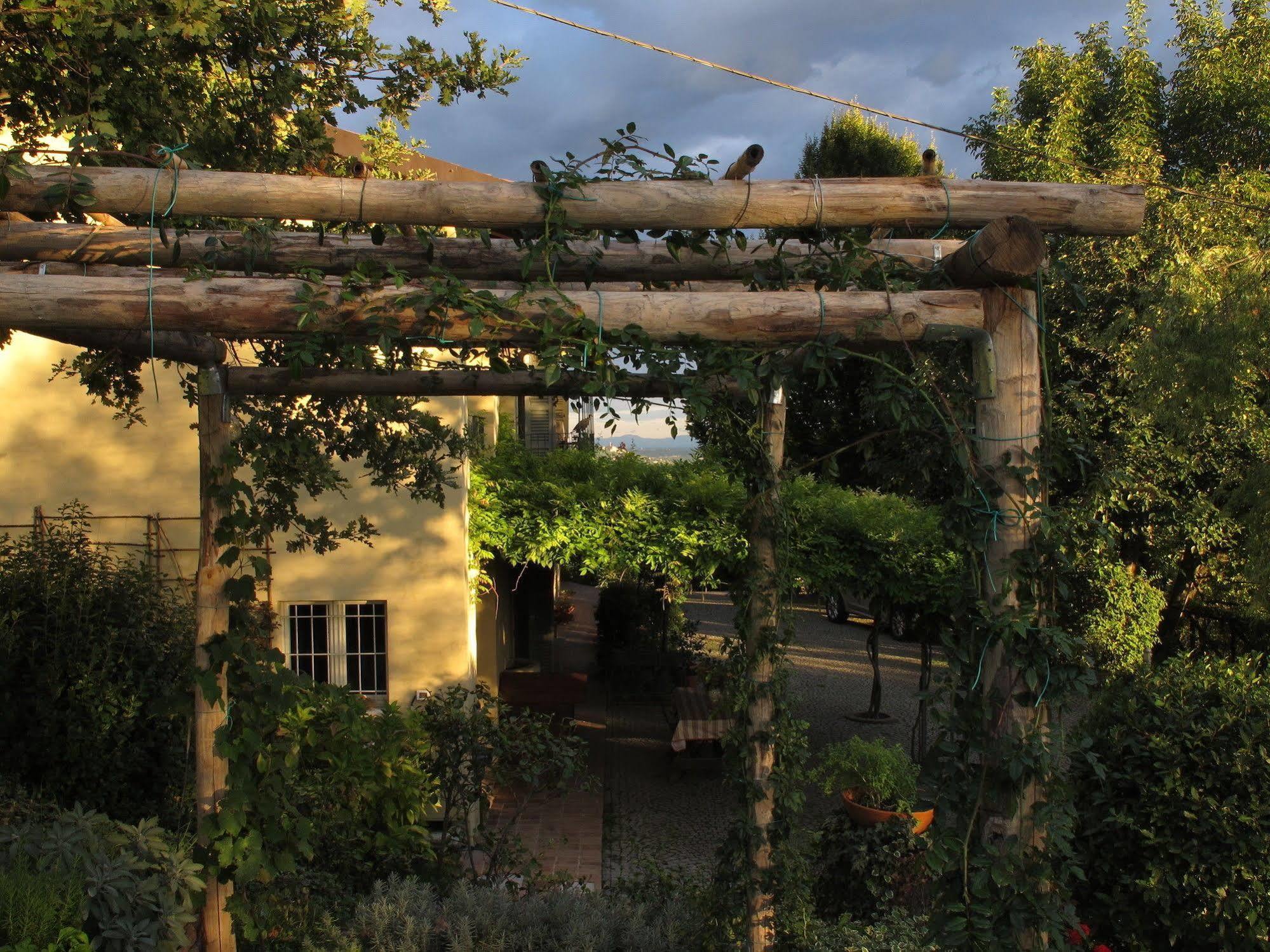 Sotto La Luna Bruna B&B Cocconato Bagian luar foto