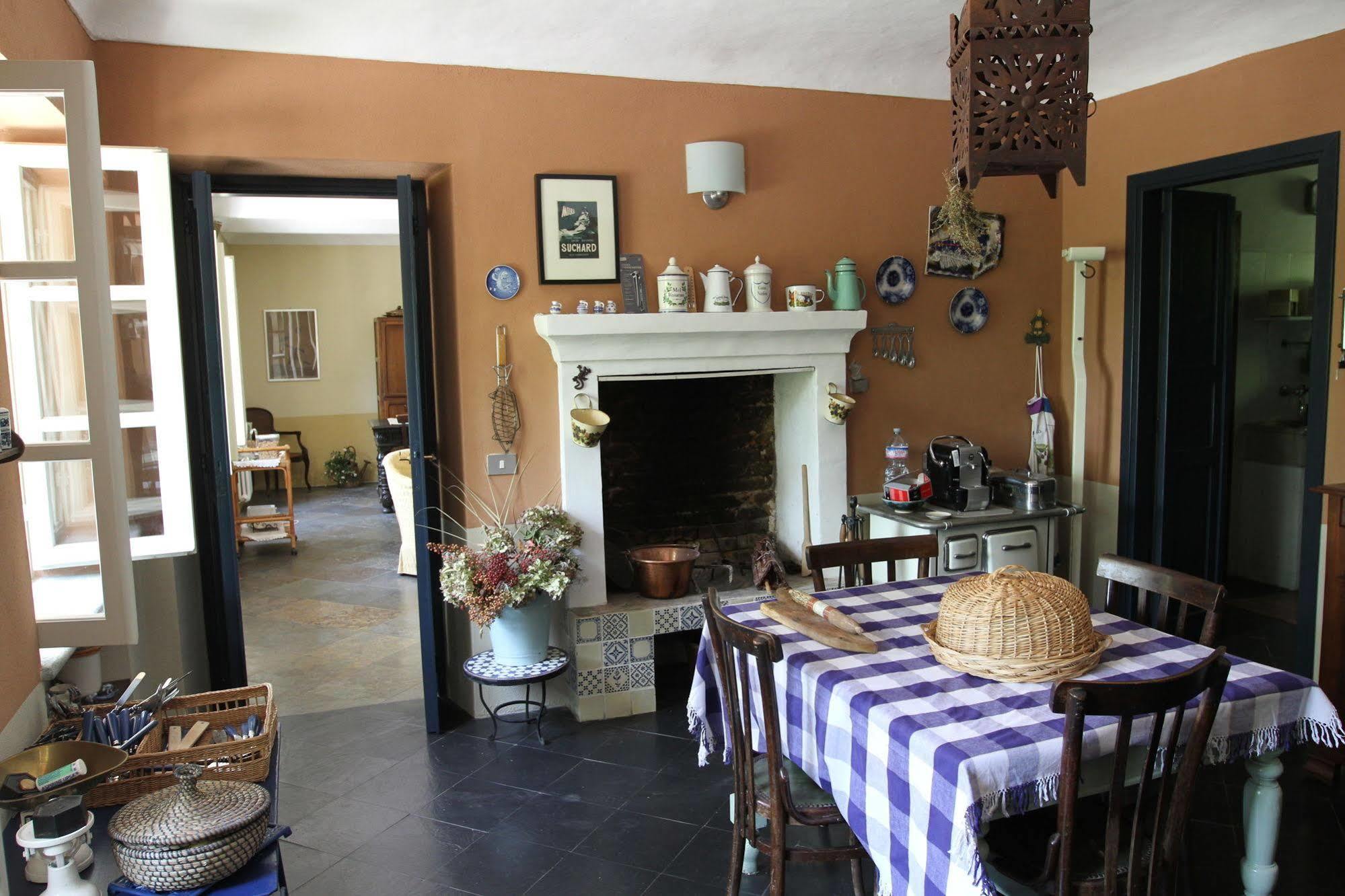 Sotto La Luna Bruna B&B Cocconato Bagian luar foto