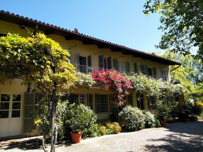 Sotto La Luna Bruna B&B Cocconato Bagian luar foto